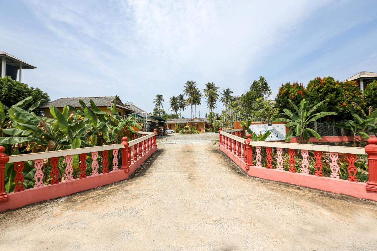 Oyo 89887 Chalet Yunie Marang Exterior foto