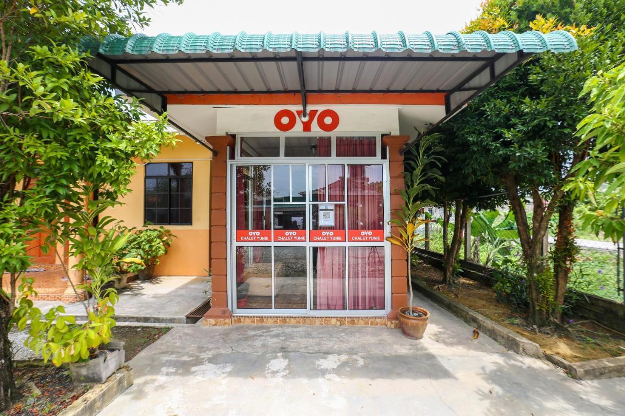 Oyo 89887 Chalet Yunie Marang Exterior foto