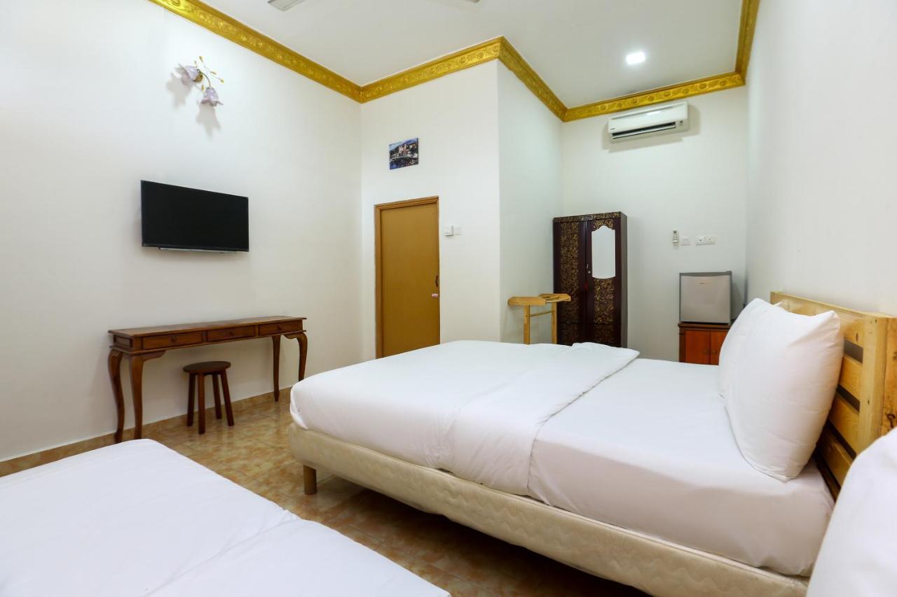 Oyo 89887 Chalet Yunie Marang Exterior foto