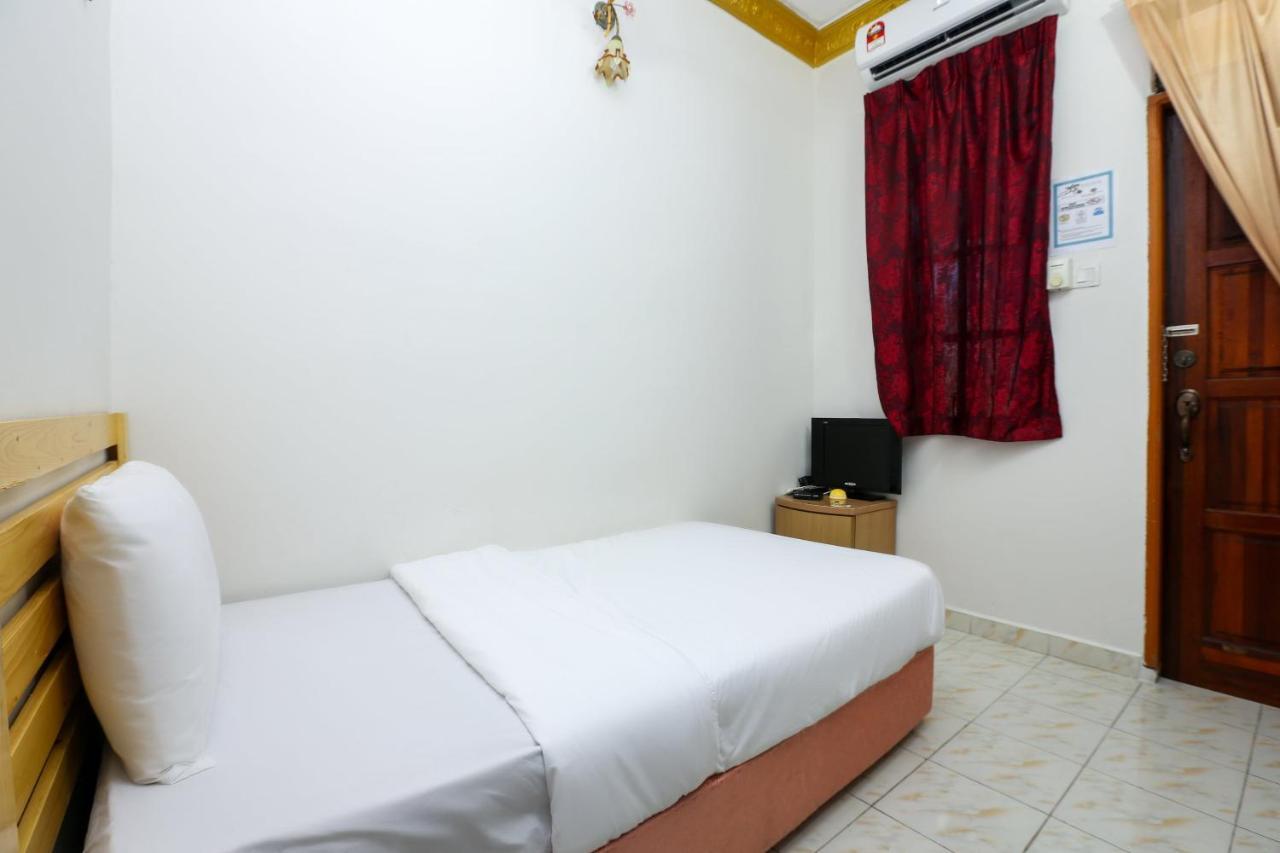 Oyo 89887 Chalet Yunie Marang Exterior foto