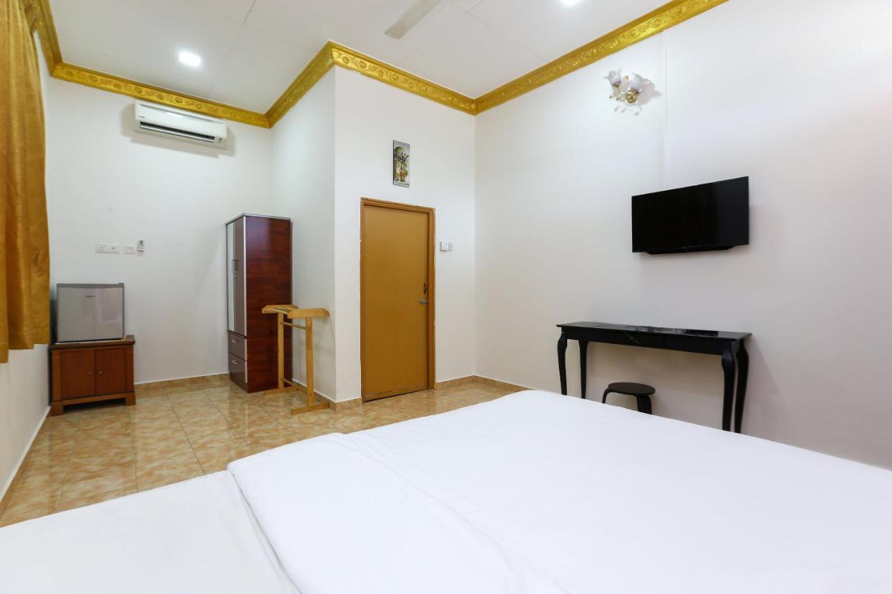Oyo 89887 Chalet Yunie Marang Exterior foto