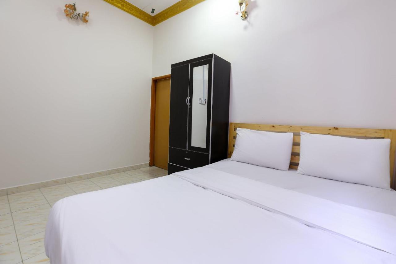 Oyo 89887 Chalet Yunie Marang Exterior foto