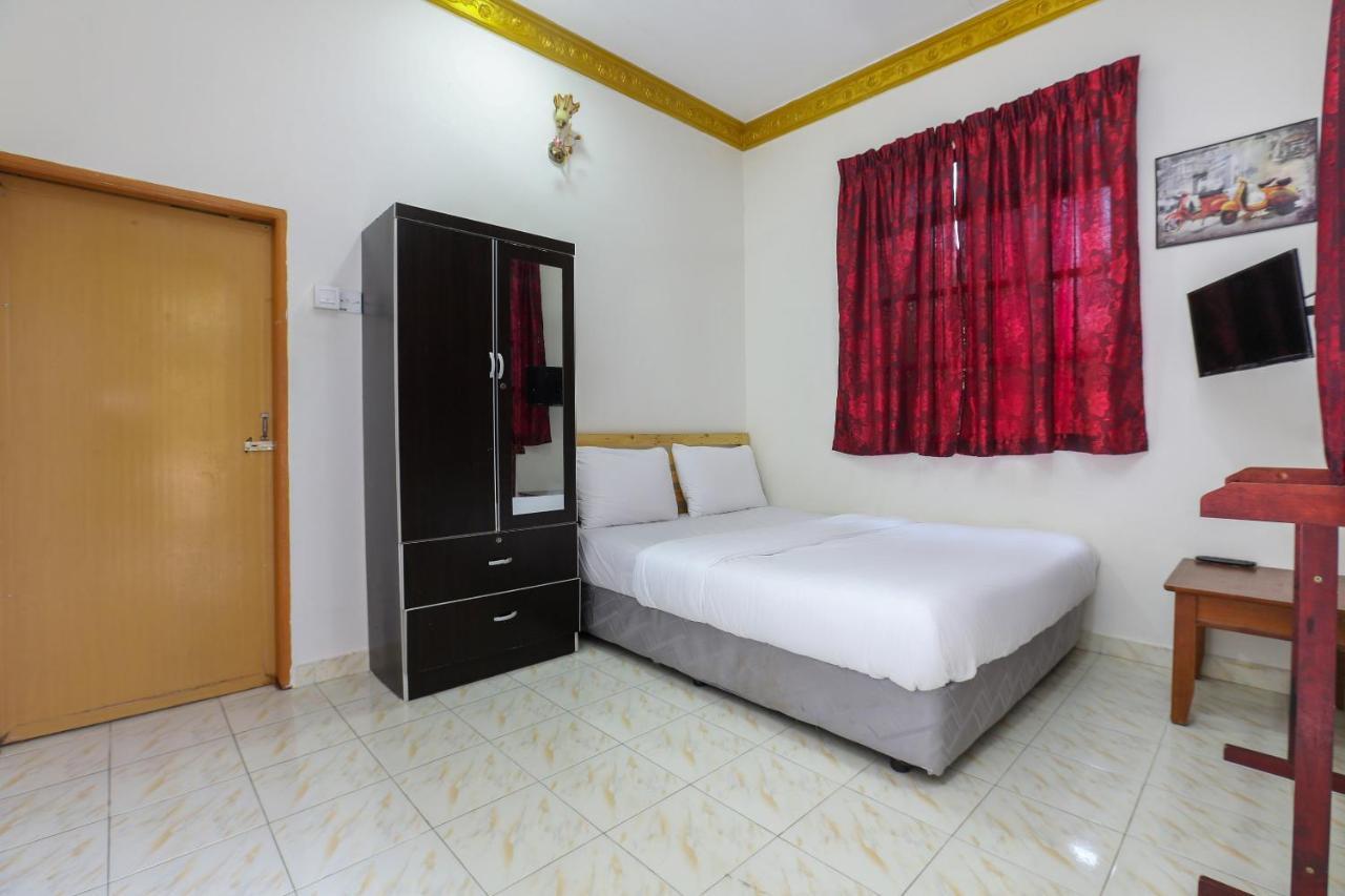 Oyo 89887 Chalet Yunie Marang Exterior foto